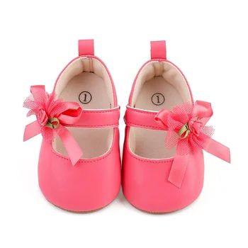 Уютная и милая обувь на мягкой подошве для маленьких девочек; модная обувь для маленьких девочек; удобная и милая обувь для первых прогулок (0-18 м).
