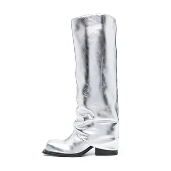 Arden Furtado 2023 Осень-зима Женские сапоги до колена с квадратным носком на массивном каблуке Модные ботинки в стиле пэчворк Revers