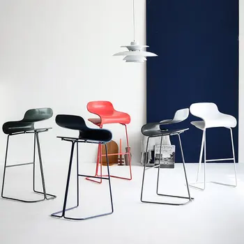 Современная железная Металлическая мебель Барный стул Минималистичная спинка для балкона Высокий стул Креативный Дизайнерский магазин одежды Простые барные стулья