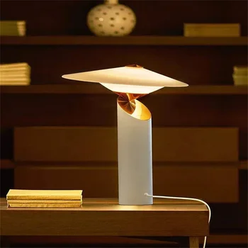 Настольная лампа в итальянском стиле, Винтажный простой дизайн, светодиодный светильник на прикроватном столике, декор для дома, гостиной, отеля