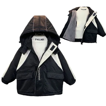 Зимняя куртка для мальчиков 2023 года с подкладкой в стиле сплайсинга Плюс бархатная утепленная ветровка с капюшоном для детей 3-8 лет