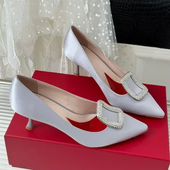 Новая женская обувь Весна-осень, шелковые вечерние туфли-лодочки с квадратными пуговицами и кристаллами, Дизайнерские туфли на мелком высоком каблуке Zapatilla
